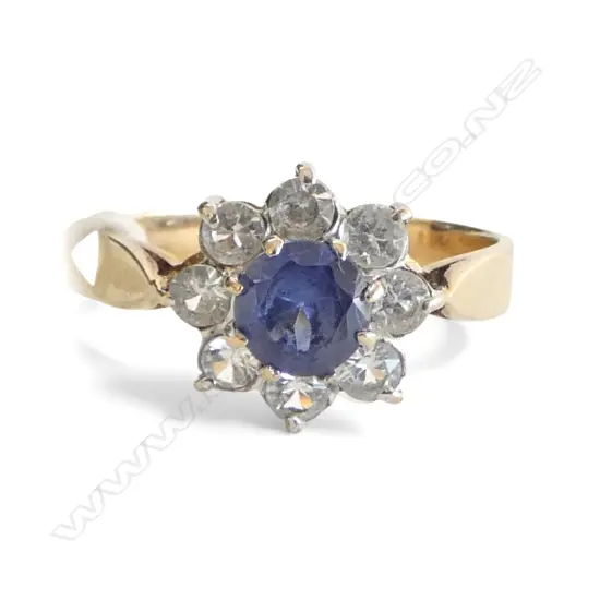 9ct GOLD BLUE & WHITE STONE CLUSTER RING 3gms SIZE O