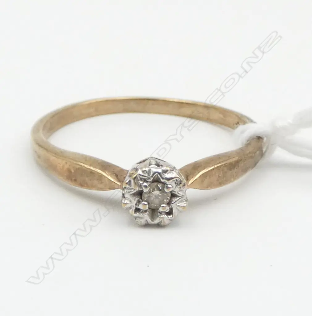 9CT ILLUSION SET DIAMOND RING, 1.6gms SIZE S1/2 Image 1++