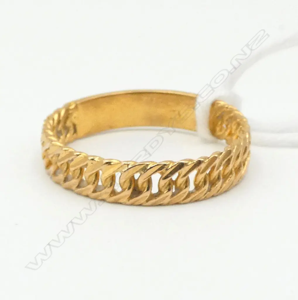 22ct YELLOW GOLD ID type RING flat curb link band 4gms  SIZE T Image 1++