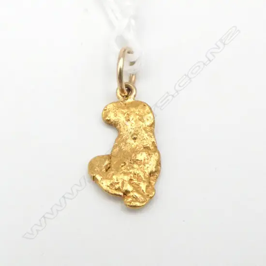 'flatty' GOLD NUGGET FORM PENDANT testing 23.64ct 2.19gms