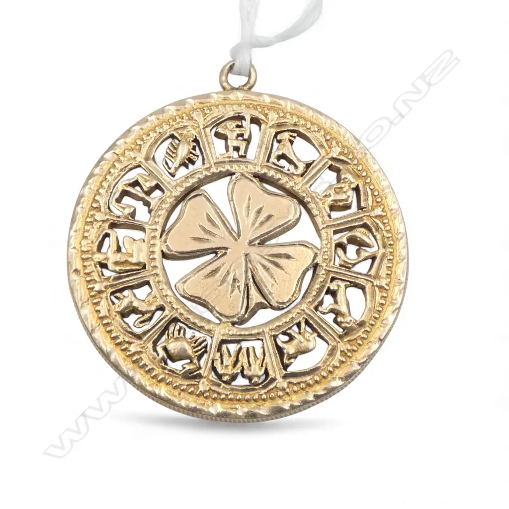 9CT tested GOLD LGE ZODIAC DISC PENDANT 16.78gms Image 1++