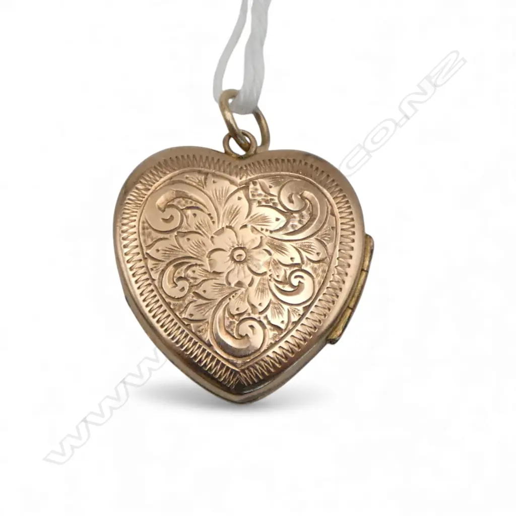 9ct ROSE GOLD HEART LOCKET scroll engraved 4.77gms Image 1++