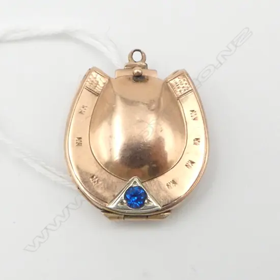 EDWARDIAN 9ct ROSE GOLD HORSE SHOE framed LOCKET 4.6gms
