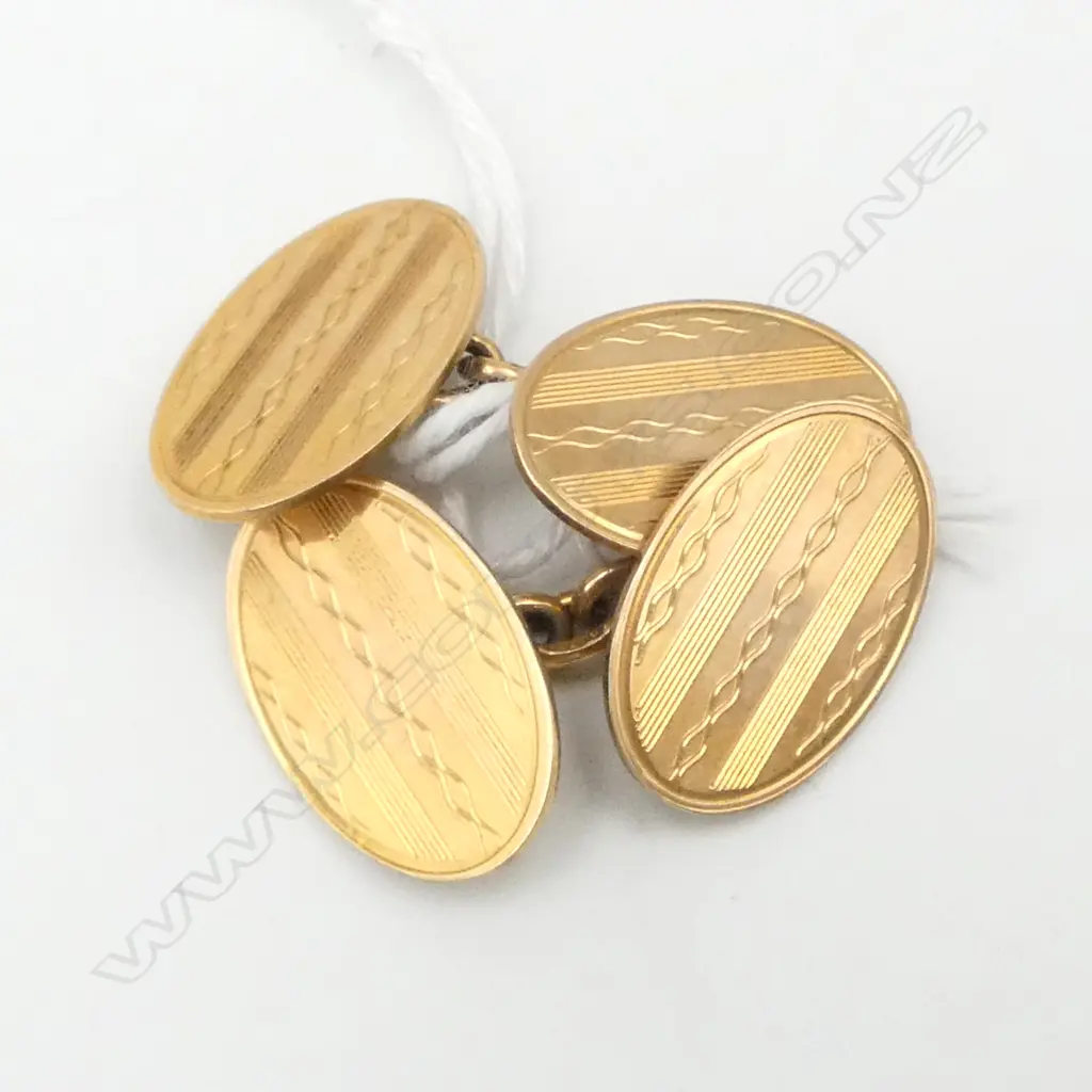 9ct GOLD PAIR of CUFFLINKS machine engraved Art Deco 7.13gms Image 1++