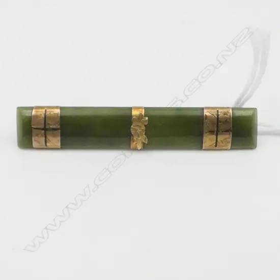 c.1900 9ct GOLD & POUNAMU BAR BROOCH