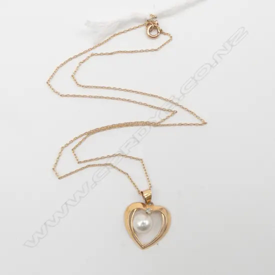 14ct GOLD PENDANT w pearl & diamond ON 10ct GOLD CHAIN 1.7gms total
