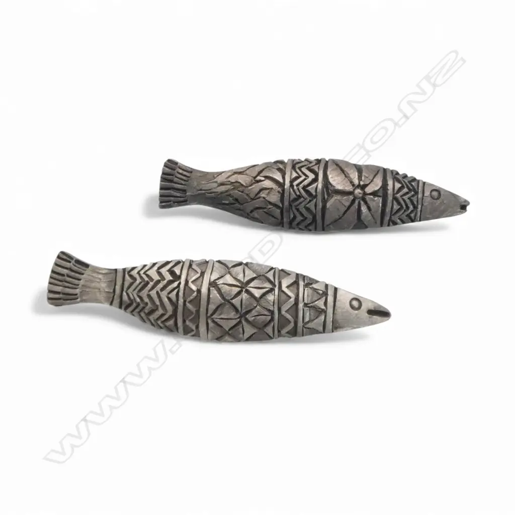 2 PETER MCKAY STG SILVER FISH BROOCHES stamped 'NZ' and mark verso 9.84gms Image 1++