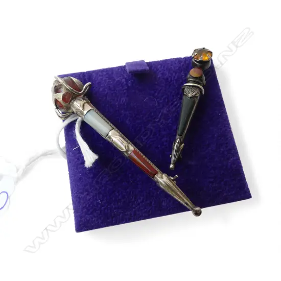  SCOTTISH SILVER & AGATE DIRK DAGGER & SWORD BROOCHES L.750mm