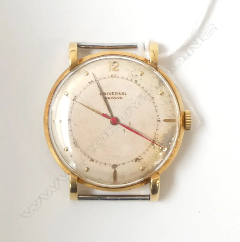 VINTAGE SWISS UNIVESAL GENT'S 18CT GOLD CASED WRISTWATCH centre seconds. Running  34mm case diameter.35.8gms Image 1++