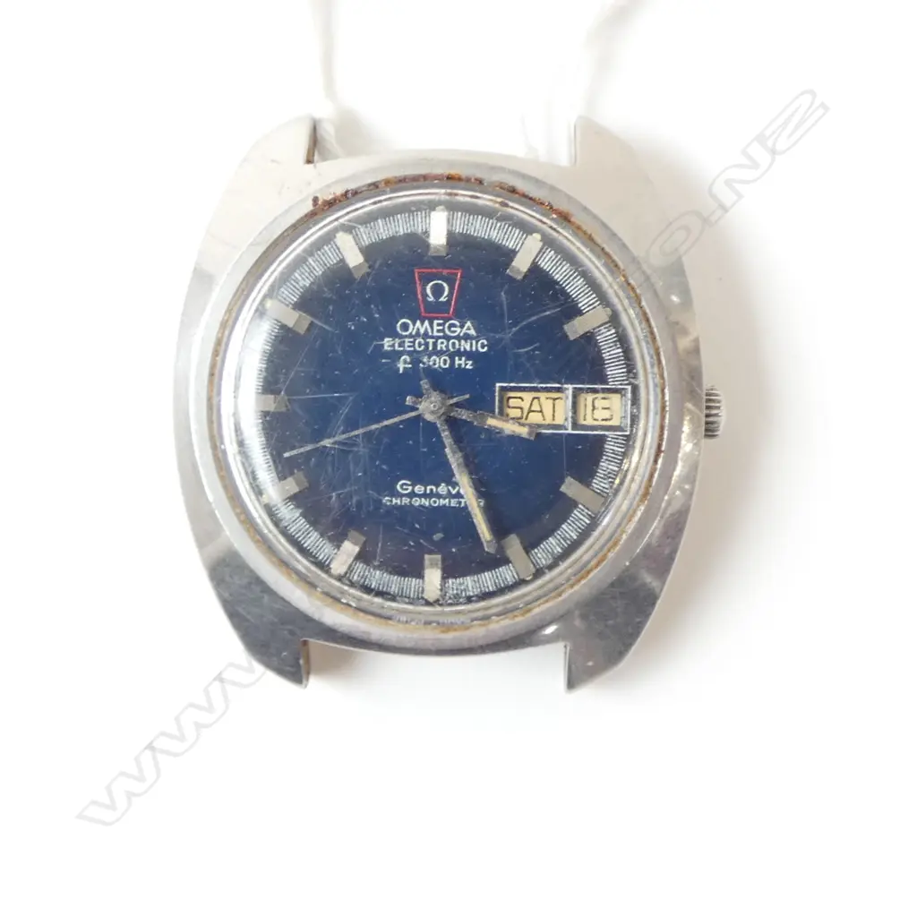 OMEGA ELECTRONIC f300Hz GENEVE CHRONOMETER, day & date display, case & glass faulted Image 1++