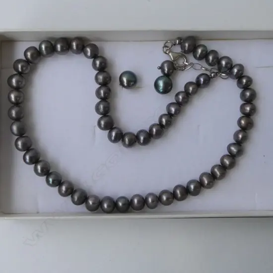 DYED FRESH WATER PEARL NECKLACE & EARRING SET