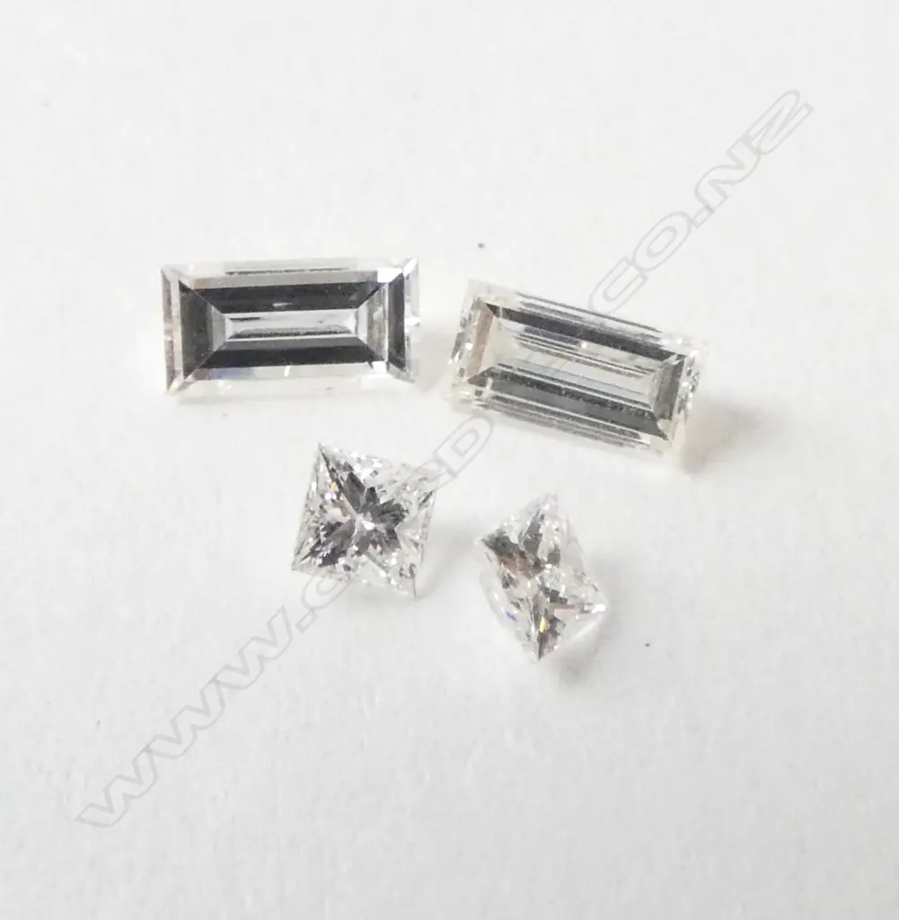 4 UNSET DIAMONDS, 2 BAGUETTE 3mm x 5.58mm approx  & 2 SQUARE CUT Image 1++