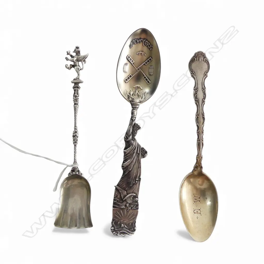 3 EDWARDIAN VIN SILVER SPOONS 68GMS Image 1++