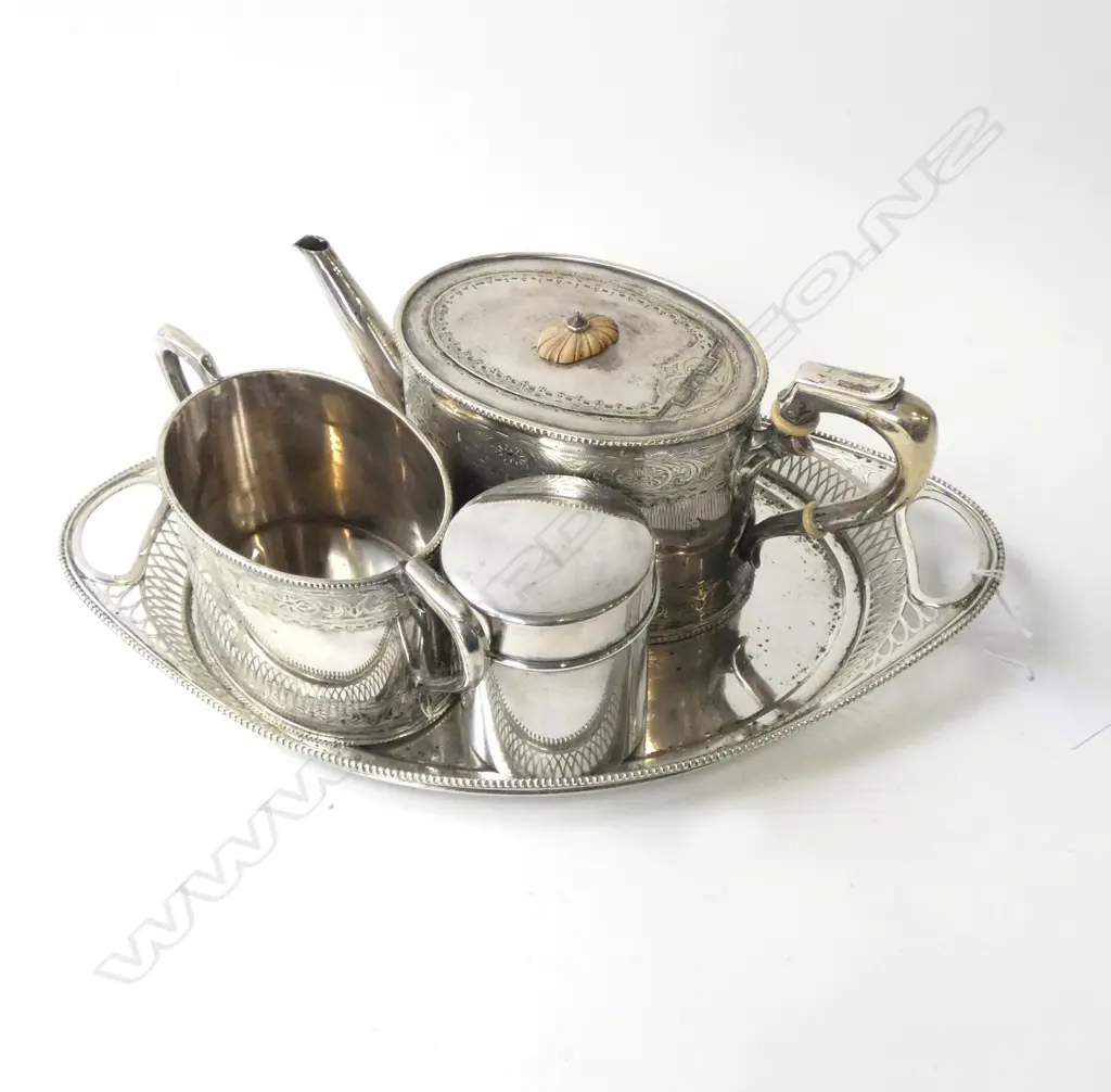 4 PCES SILVER PLATE W.380mm Image 1++