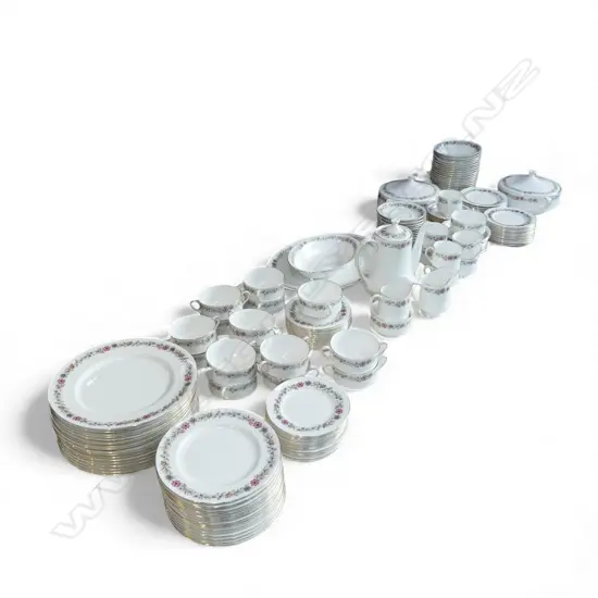 LG PARAGON 'BELINDA' DINNER SERVICE