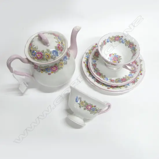 SHELLEY CHINA 2CSPS & MATCHING  TEAPOT SPRING FLOWER PAT