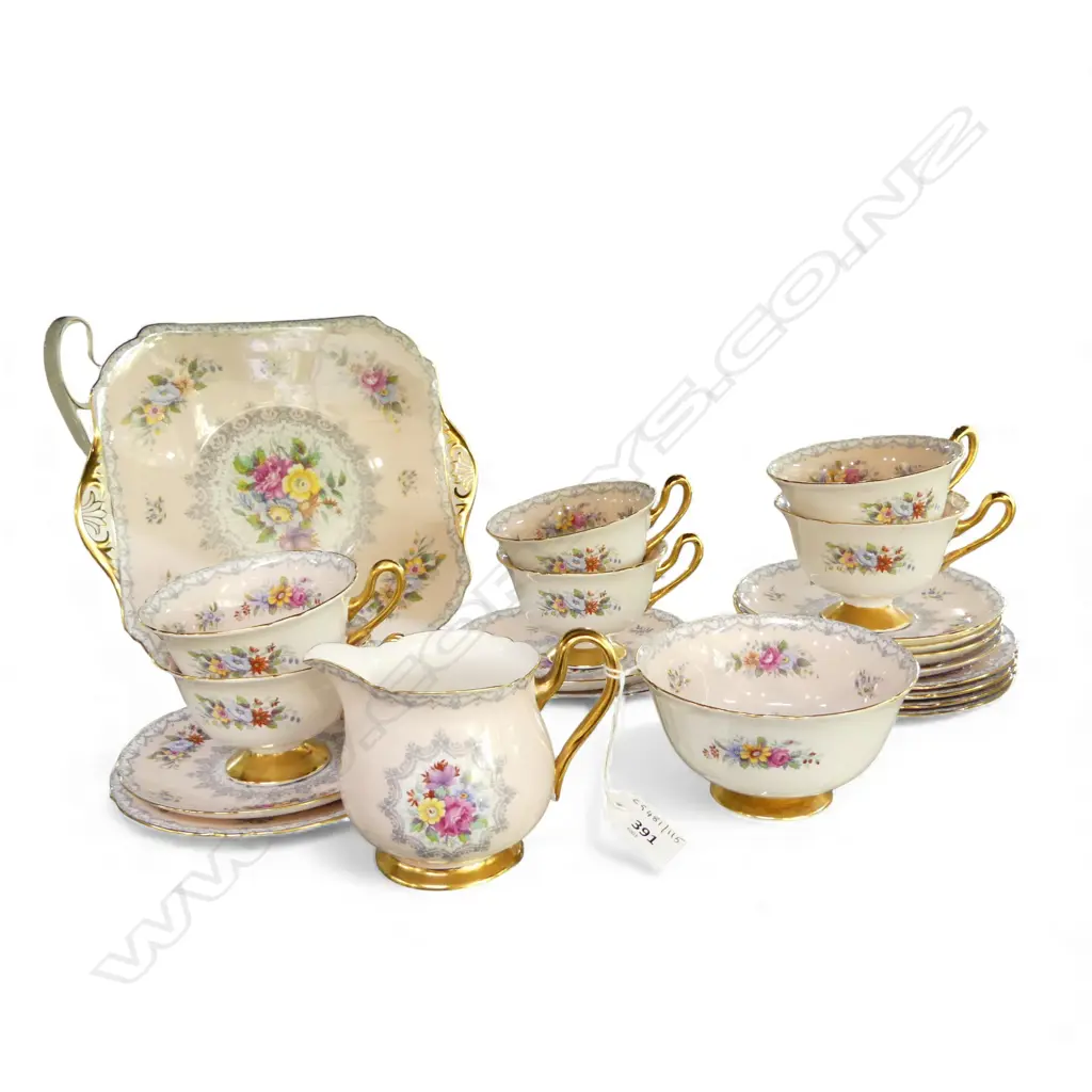 SHELLEY CHINA TEASET 6CSPS C/SUGAR & CAKE PLATE CROCHET PAT Image 1++