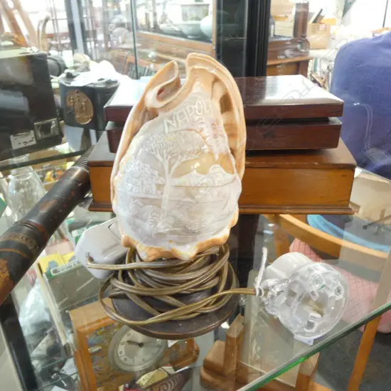 CARVED SHELL LAMP 'NAPOLI' H.150mm