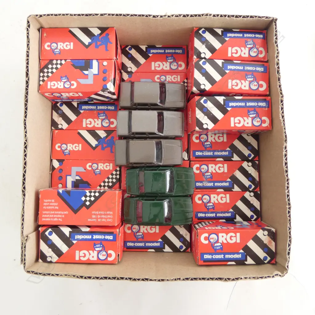 29 BOXED CORGI CARS  Image 1++