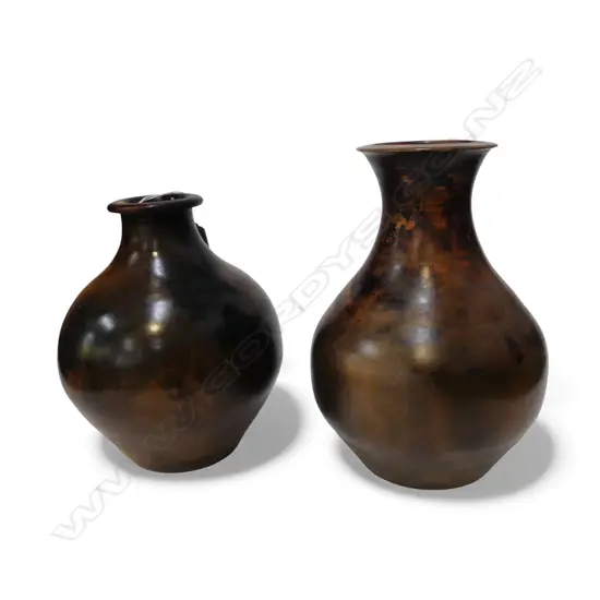 MARGARET BELL, 2 N.Z. STUDIO POTTERY RAKU POTS H.250mm
