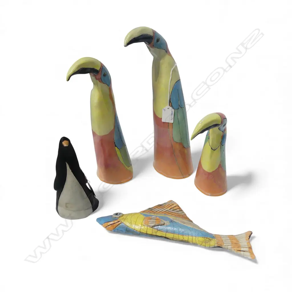 MARGARET BELL, 4 N.Z. STUDIO POTTERY BIRD ORNAMENTS ONE WITH FAULT + FISH WALL HANGING W.300mm Image 1++