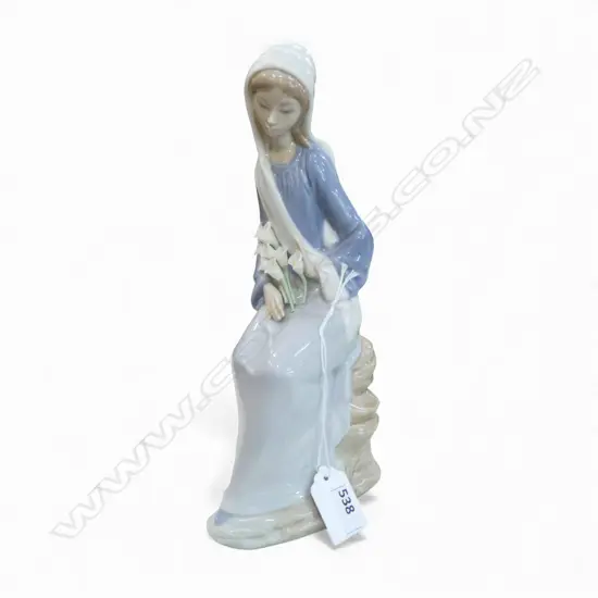 LLADRO FIGURE GIRL WITH LILLIES H.240mm