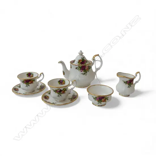 MINIATURE ROYAL ALBERT 'OLD COUNTRY ROSES' 2 PLACE TEA SET
