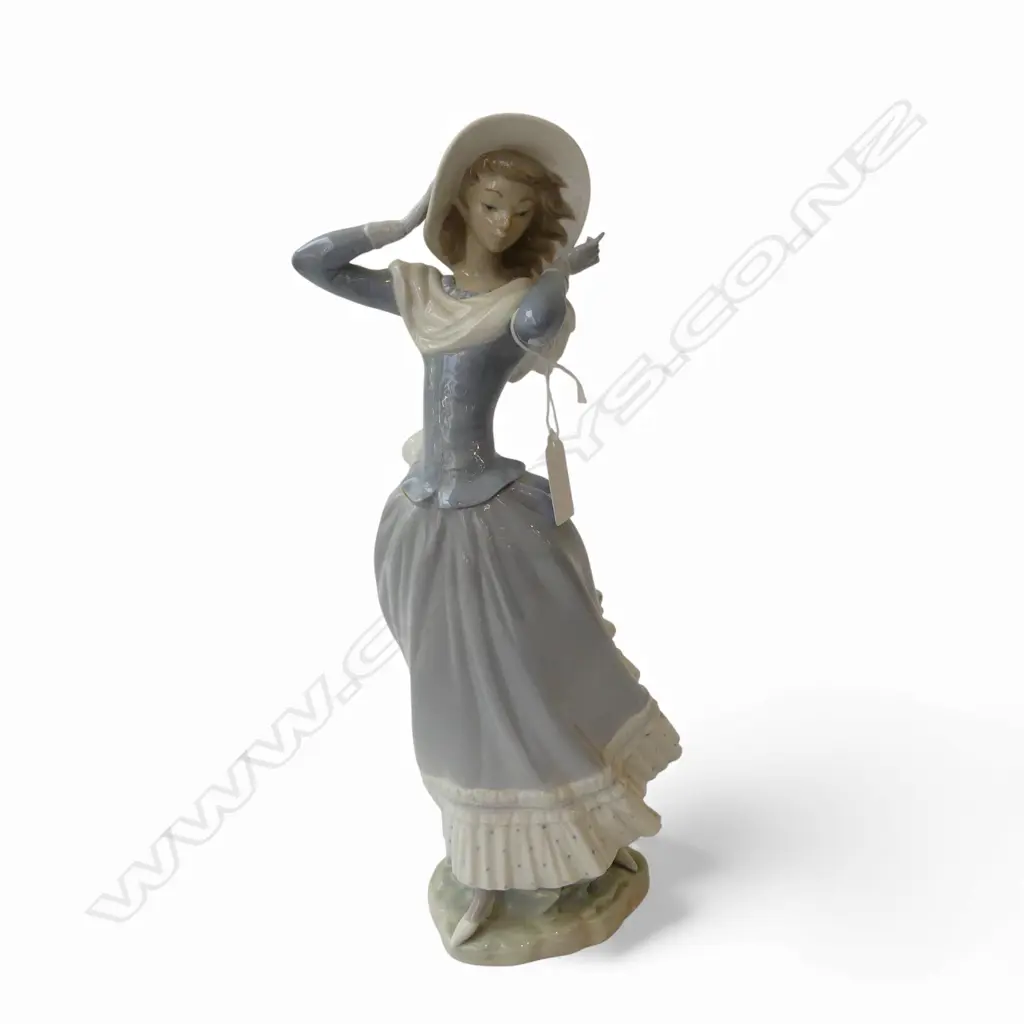LLADRO FIGURINE 'Spring Breeze', H.350mm, scarf & finger faulted Image 1++