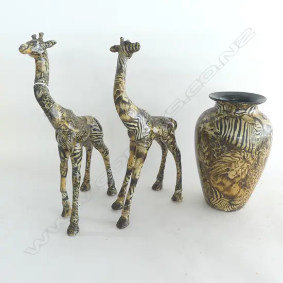 2 GIRAFFE FIGURES H340MM & MATCHING VASE H240MM