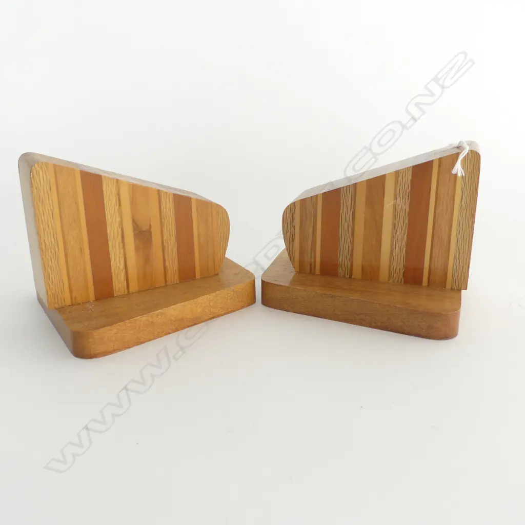 PR VINTAGE 'SOVEREIGN' 'No.29A' NZ WOODS BOOKENDS w Maori masks  Image 1++