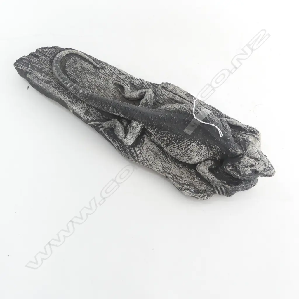 CONCRETE FLYING LIZARD L.450mm Image 1++