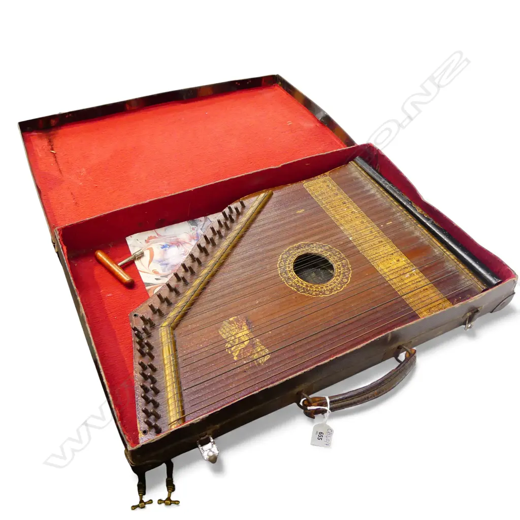 CASED ZITHER STRINGED INSTRUMENT 530x330mm Image 1++