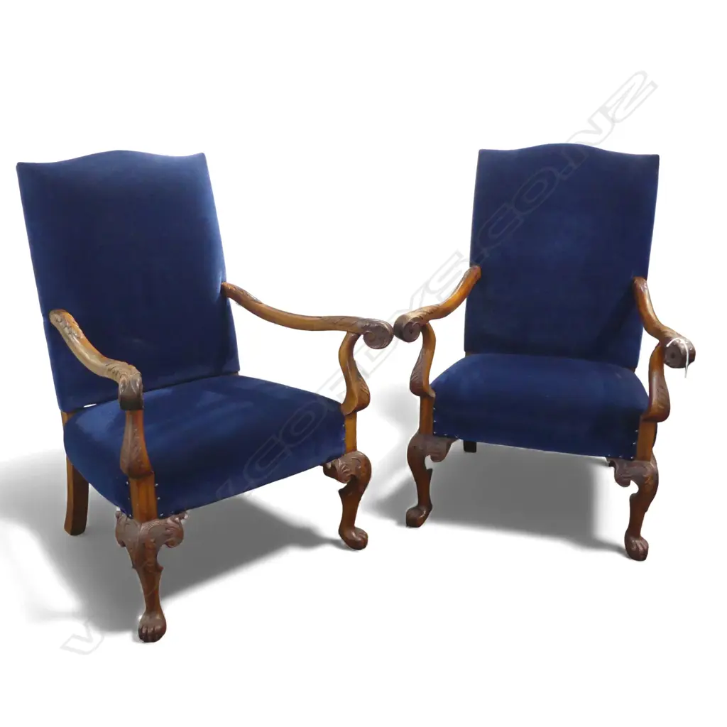 PR UPHOLSTERED ARMCHAIRS Image 1++