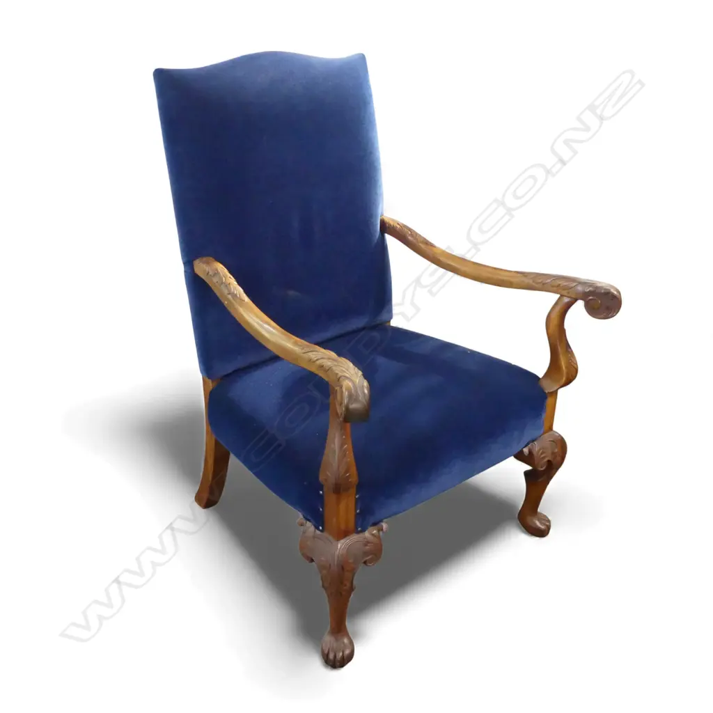 PR UPHOLSTERED ARMCHAIRS Image 1++