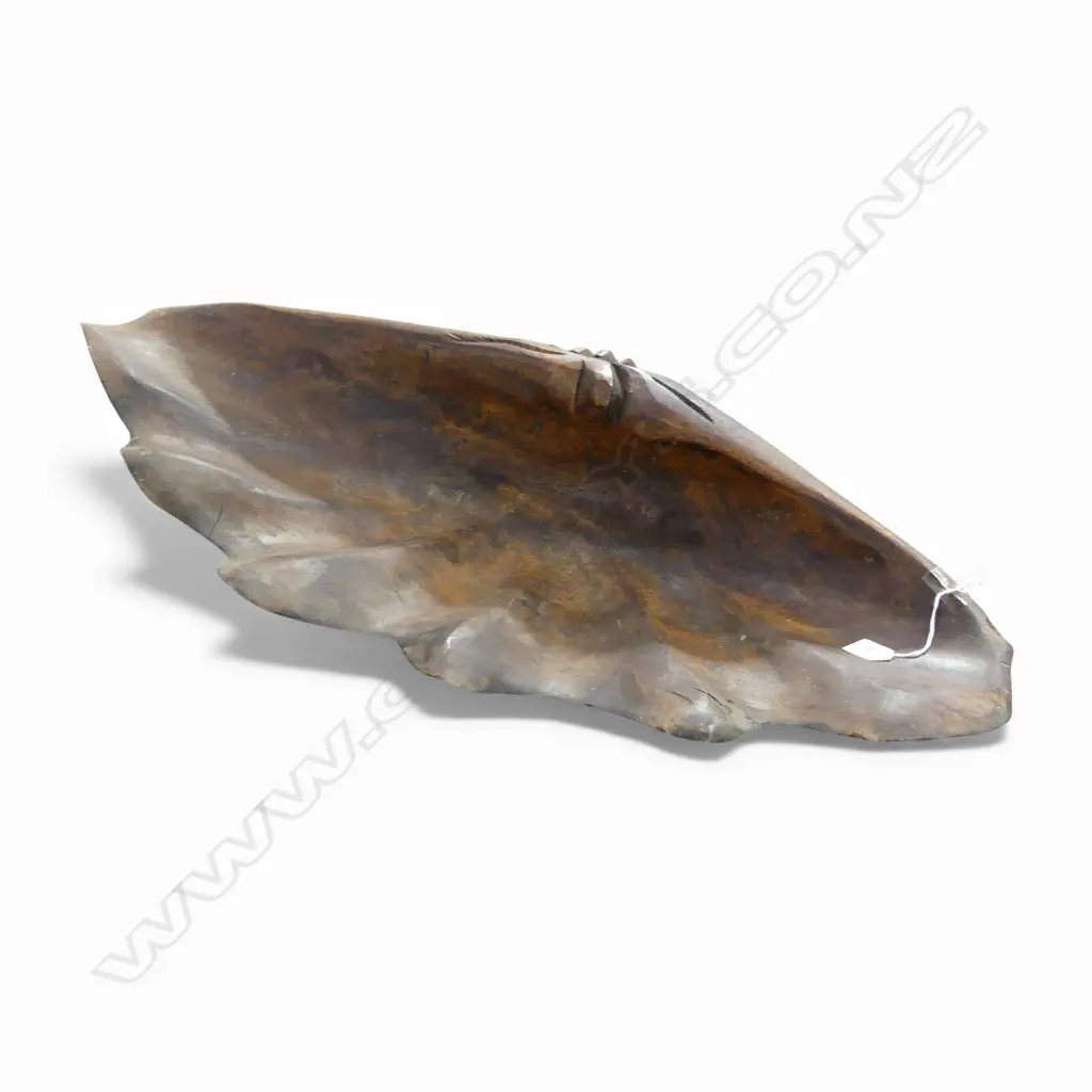 LRG CRAVED WOODEN CLAM SHELL, L.880 x 450 x 160mm Image 1++