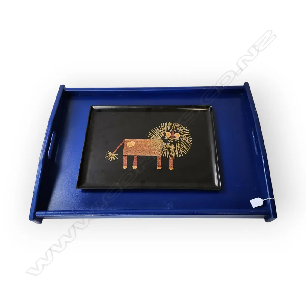 LARGE BLUE TRAY 720 x 500 mm + MID CENTURY MODERN COUROC LION TRAY 460 x 320 mm Image 1++