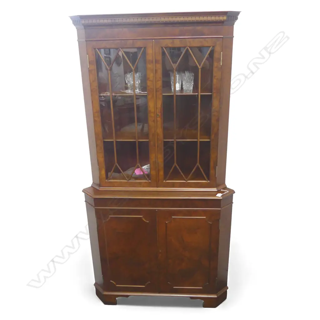 MODERN CORNER CABINET 900x390x1770mm Image 1++