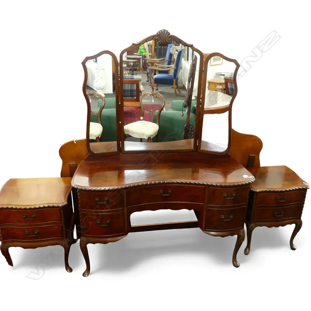 BEDROOM SUITE; BED HEAD, 2 BEDSIDES & DRESSER 1260x460mm Image 1++