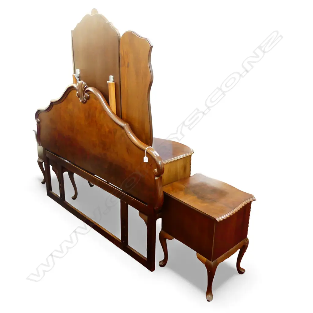 BEDROOM SUITE; BED HEAD, 2 BEDSIDES & DRESSER 1260x460mm Image 1++