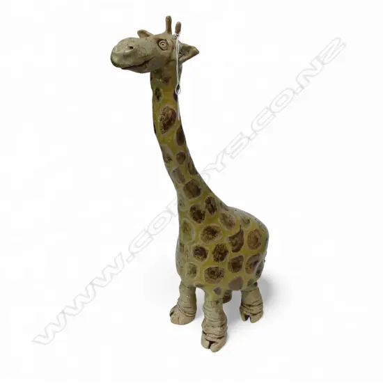 MARGARET BELL N.Z. STUDIO POTTERY GIRAFFE H.500mm