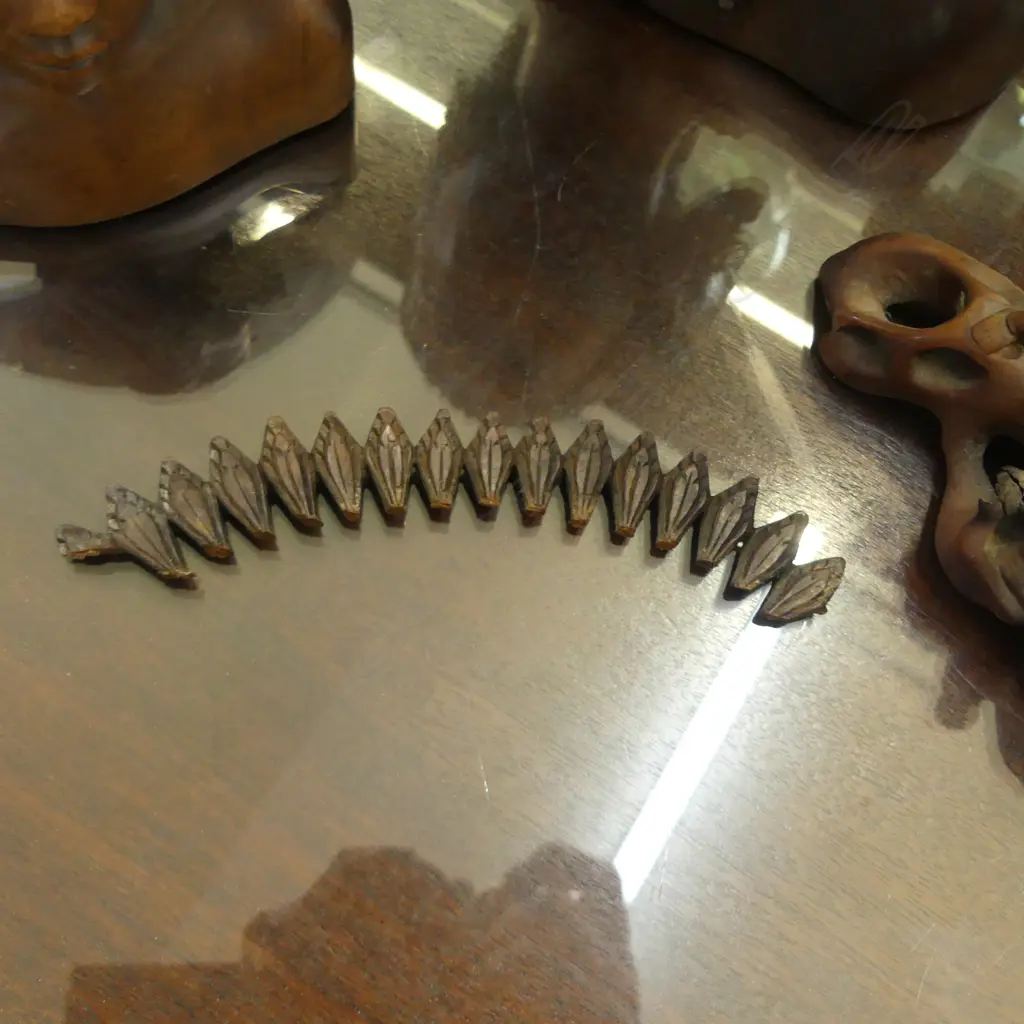 4 ORIENTAL WOODEN CARVINGS; 3 INDONESIAN BUSTS (PR + 1 H.290mm), BUDDHA  Image 1++