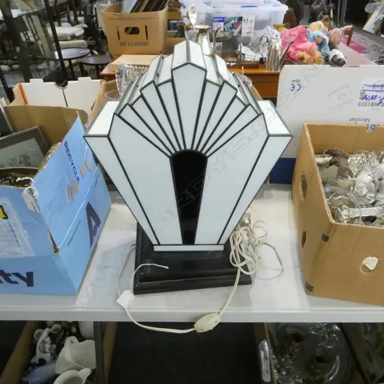 ART DECO STYLE LEADLIGHT TABLE LAMP one panel broken H.425mm