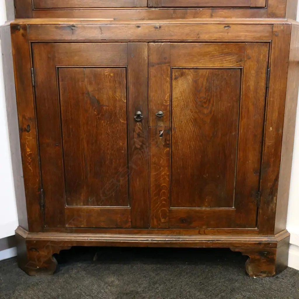 GEORGIAN OAK CORNER CABINET 670x670x1980mm Image 1++