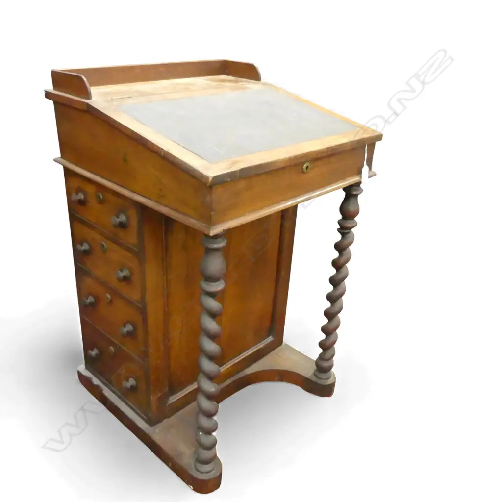 VICT WALNUT DAVENPORT H870 W520MM Image 1++