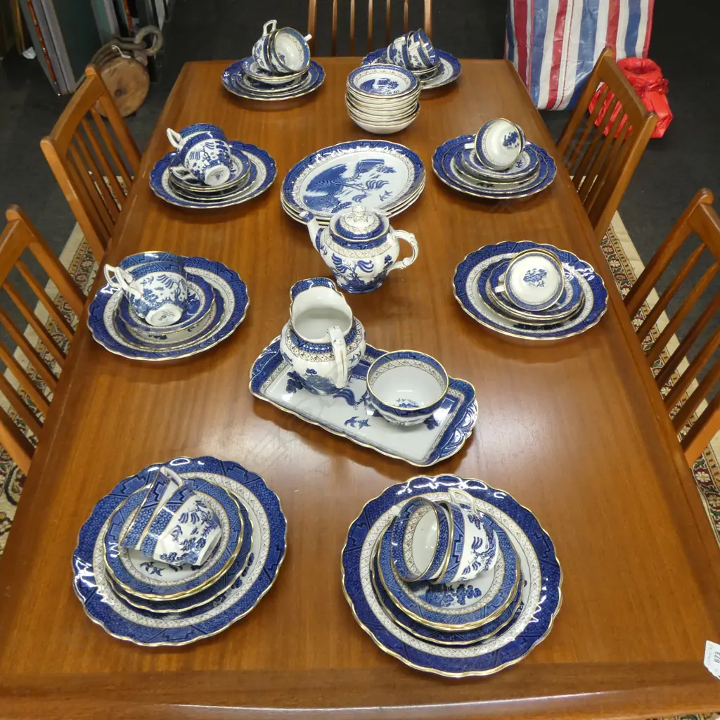 8 PLACE BOOTHS REAL OLD WILLOW Image 1++