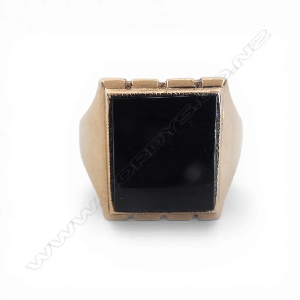 9CT BLACK ONYX SIGNET RING, 5.8gms size U Image 1++