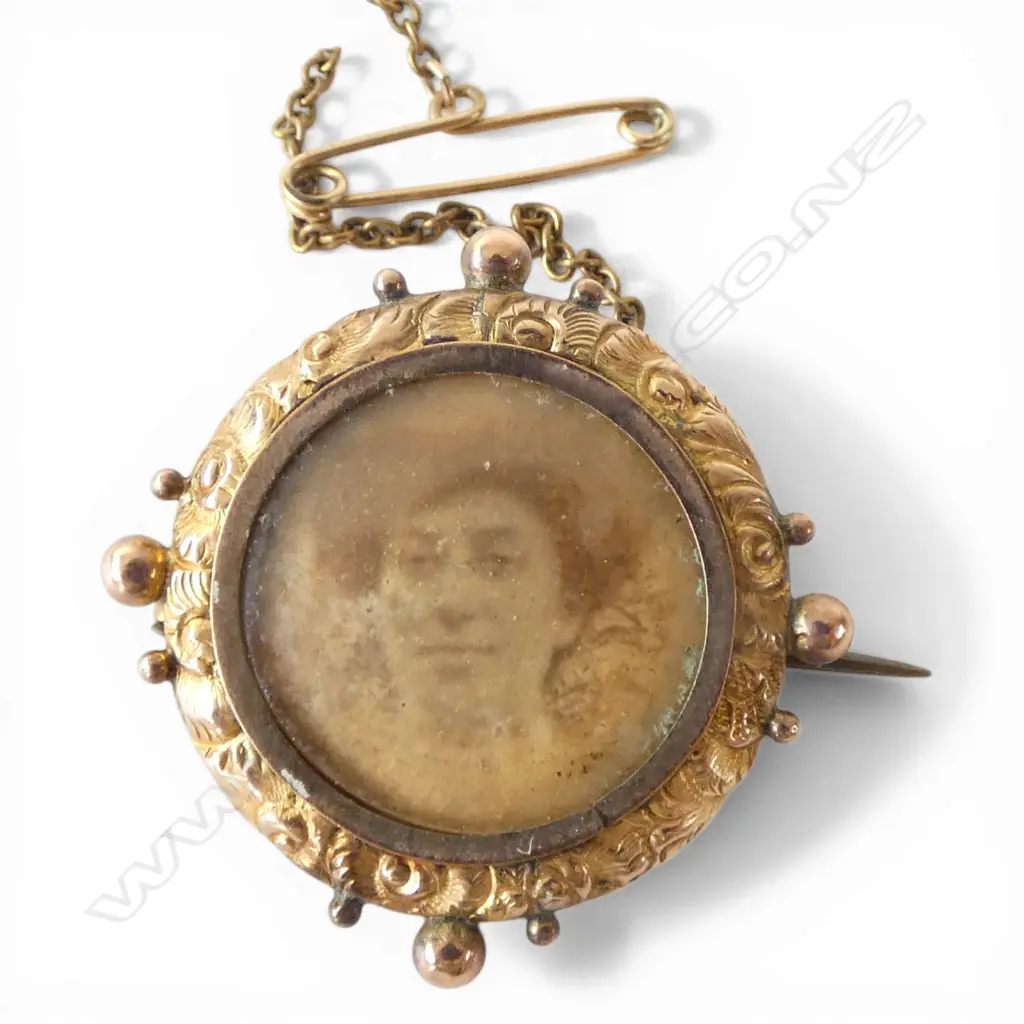c1900 9ct GOLD PHOTO LOCKET BROOCH glazed  4.2gms Image 1++