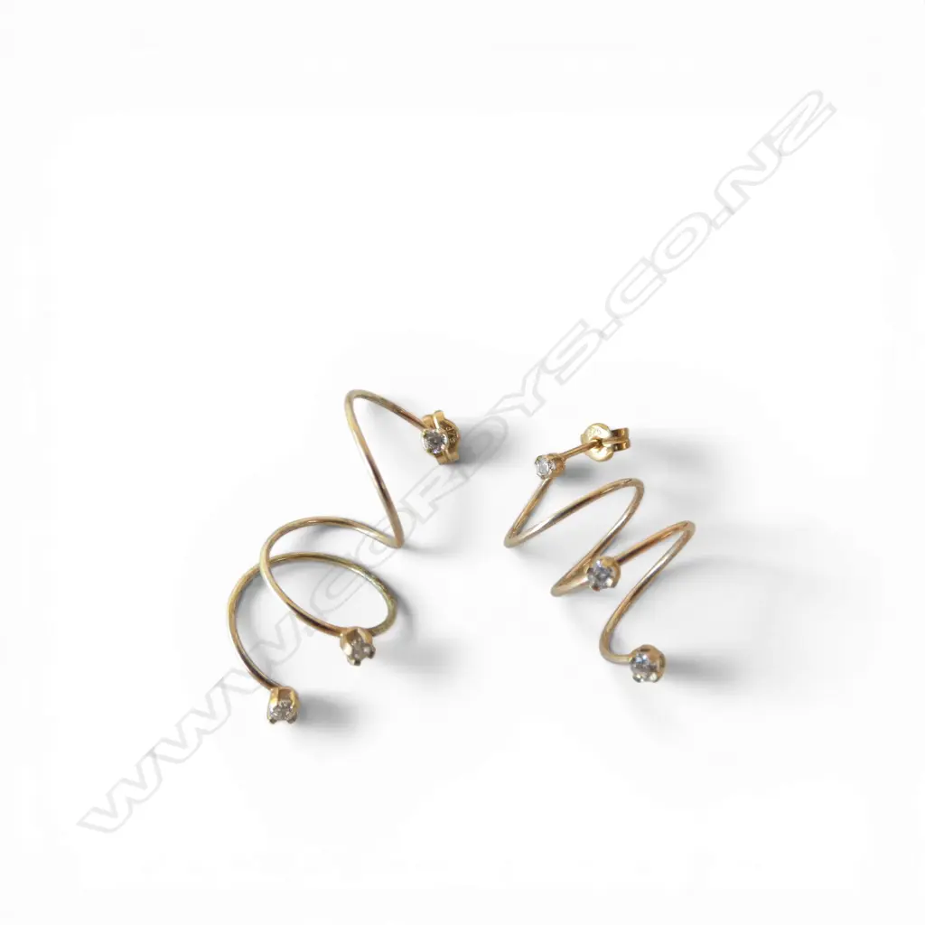PR 9ct & 3 DIAMOND SPIRAL EARRINGS 1.4gms Image 1++