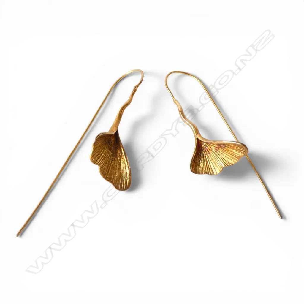 GOLD PLATED SILVER GINKGO LEAF THREADER EARRINGS Image 1++