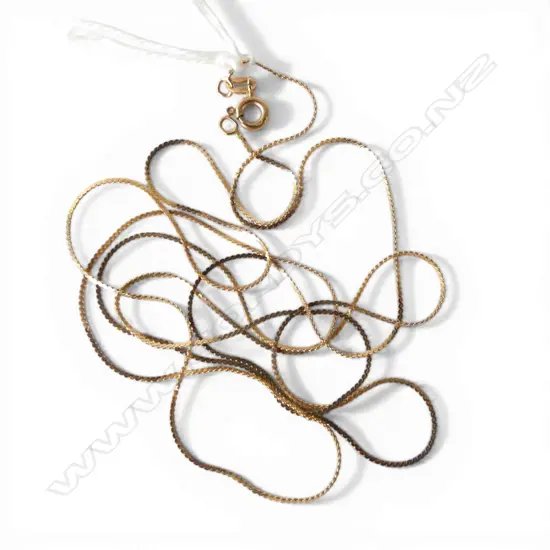 9ct GOLD FINE LONG NECK CHAIN L.740mm. 1.5gms